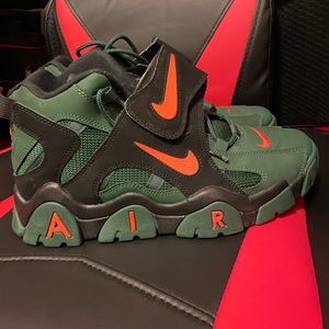 Men’s, green, size 10 Nike’s